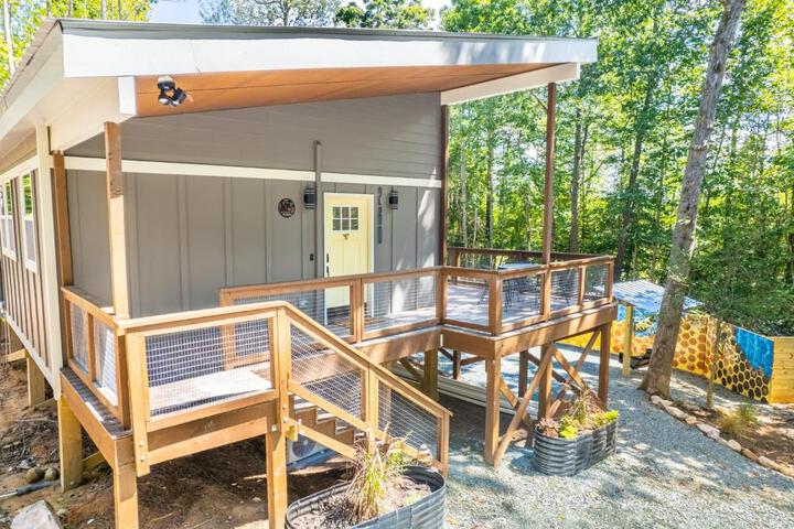 NEW Beehive Tree House Retreat