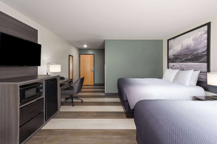 Room 16 of 33
