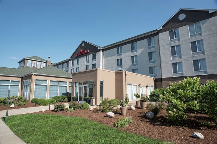 Hotel 2 of 51
