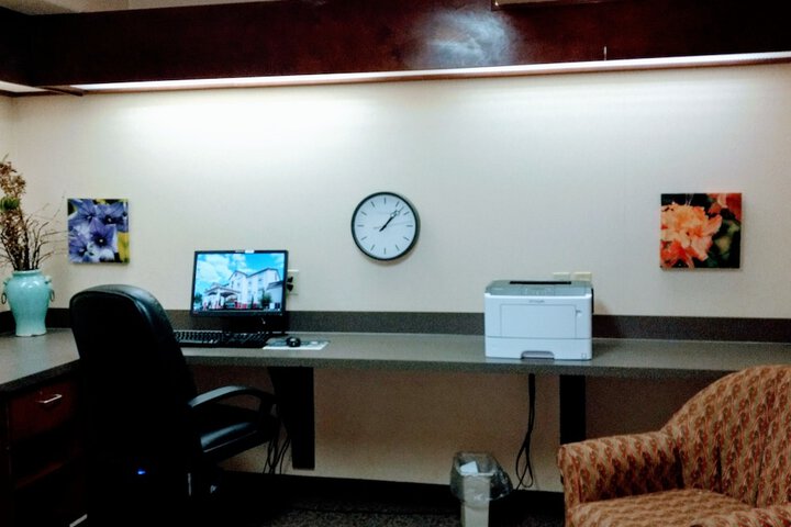 Business Center 18 of 18