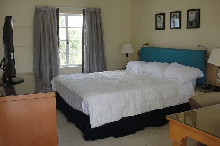 Room 16 of 25
