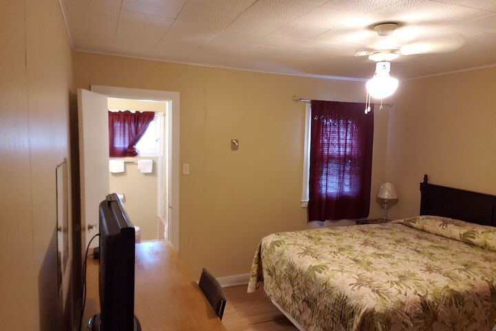 Room 35 of 79
