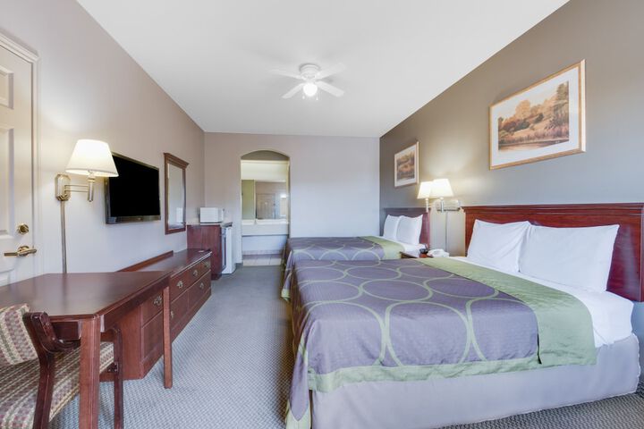 Room 8 of 11