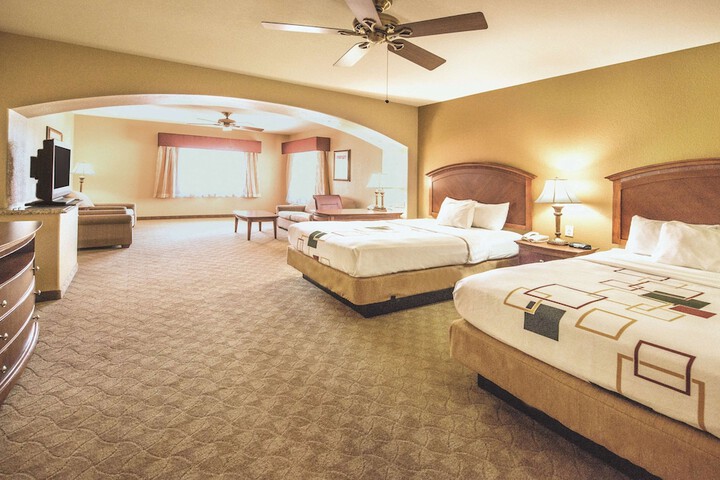Room 48 of 100