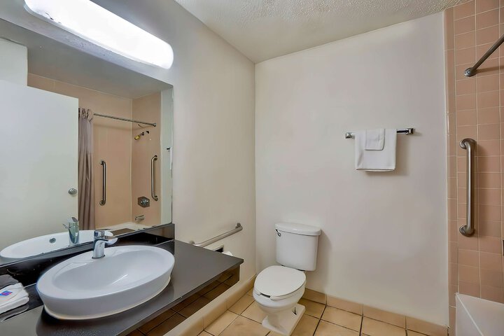 Room 18 of 40