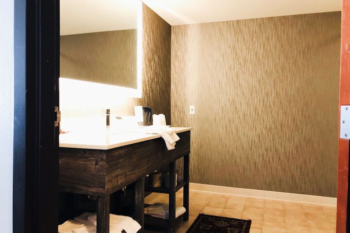 Room 17 of 72