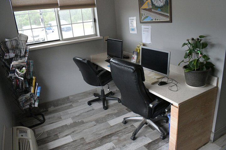 Business Center 41 of 51
