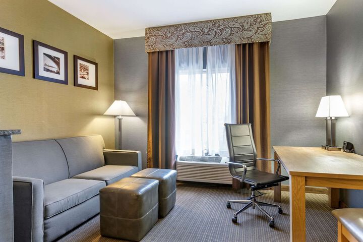 Room 18 of 28