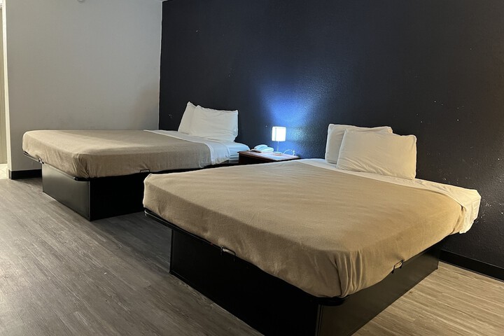 Room 17 of 18