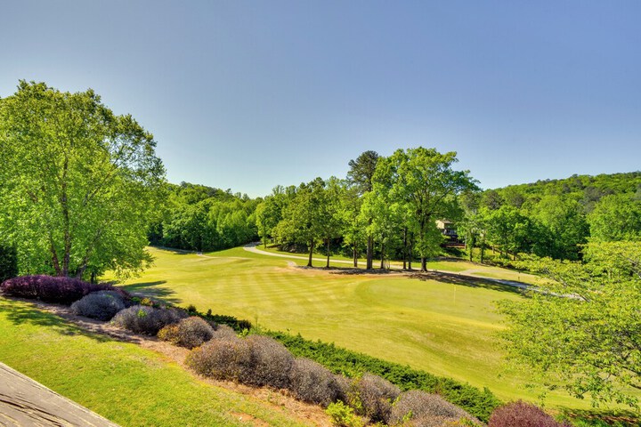Balcony & Golf Course View! Condo at Kingwood
