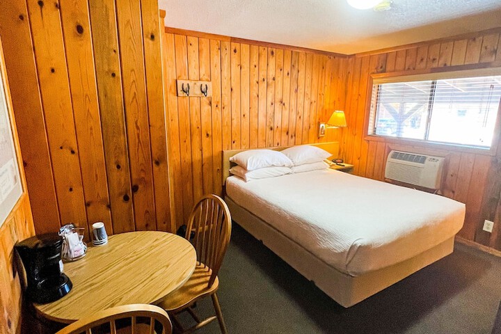 Room 19 of 37