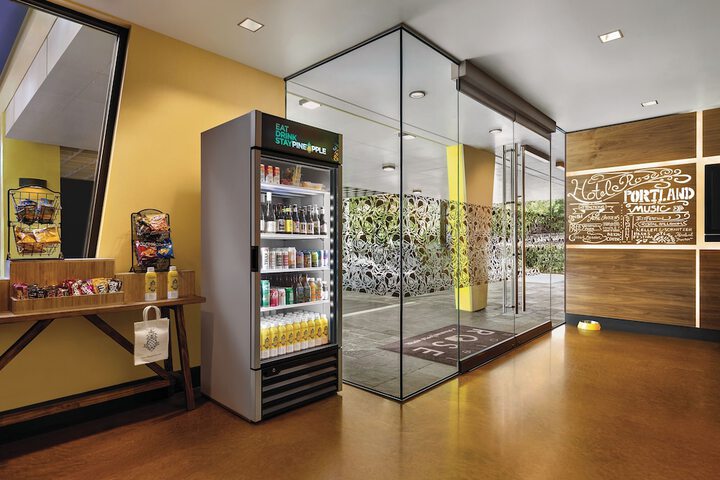 Staypineapple Hotel Rose, Downtown Portland