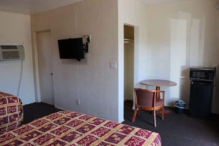 Room 5 of 38