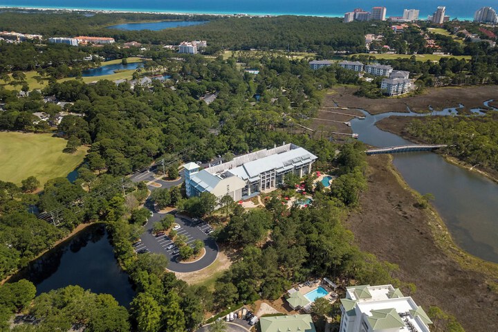 Hilton Grand Vacations Club in Sandestin Golf & Beach Resort