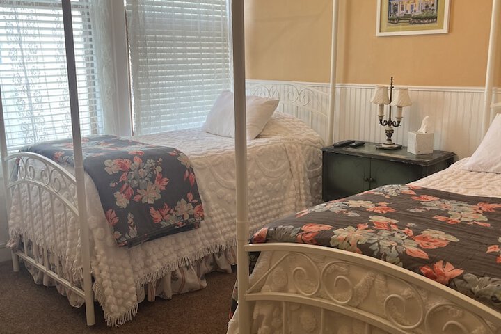 Room 27 of 162