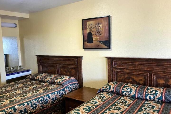 Room 10 of 24