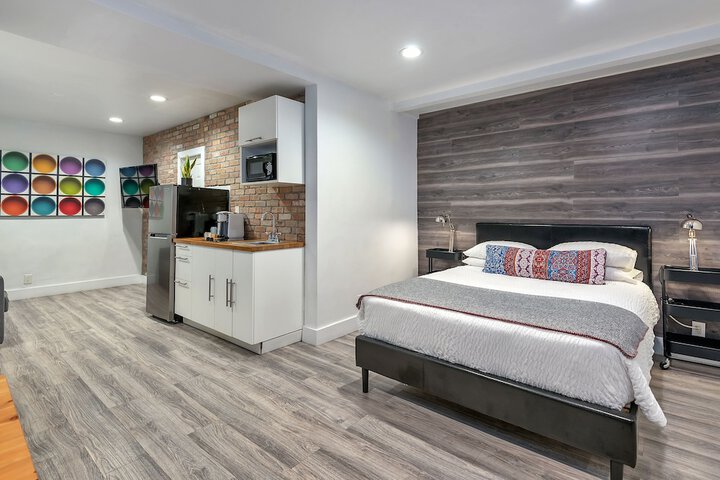 Room 73 of 115