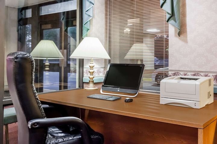 Business Center 30 of 30