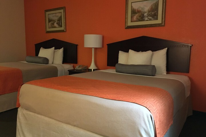 Room 13 of 32
