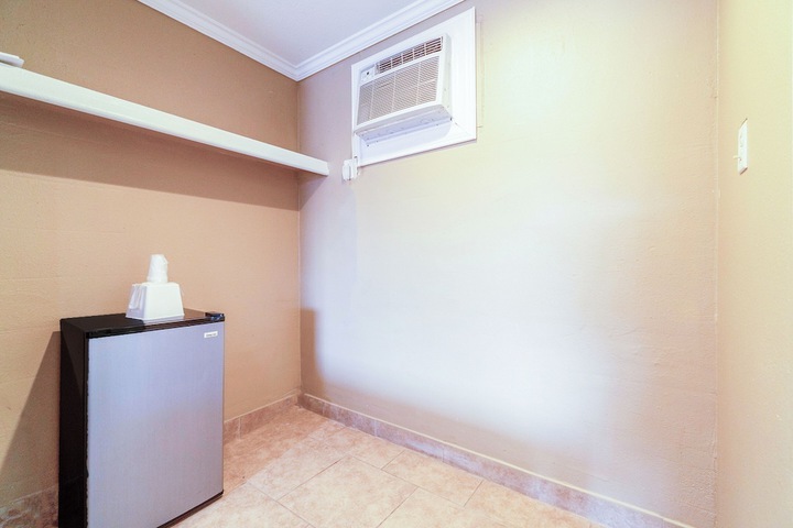 Room 83 of 157