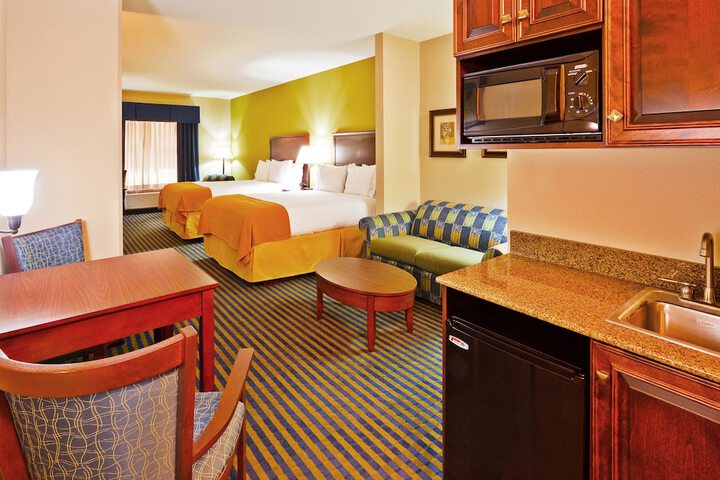 Room 15 of 60