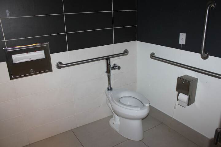 Room 53 of 110