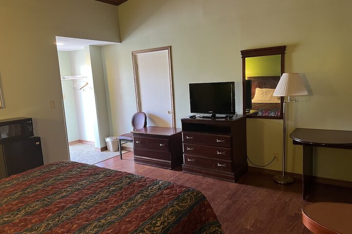 Room 17 of 17