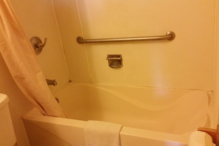 Room 13 of 36