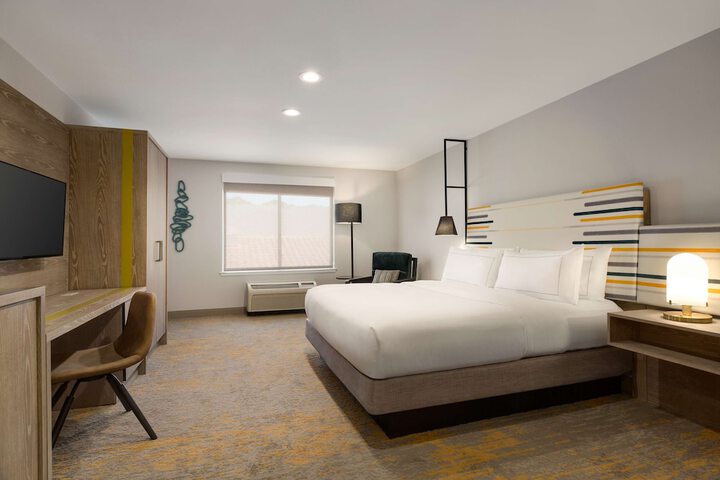 Room 15 of 62