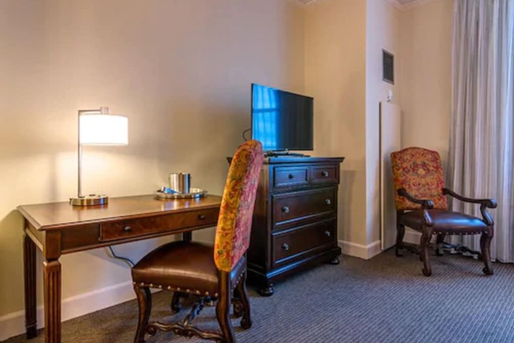 Hotel Bentley