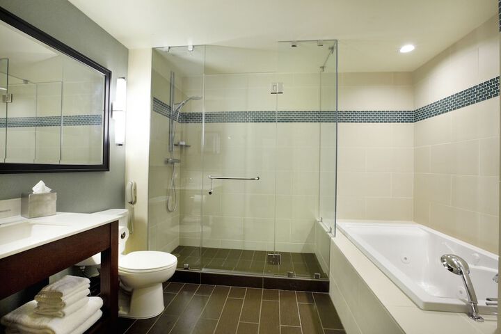 DoubleTree by Hilton Hotel Alana - Waikiki Beach
