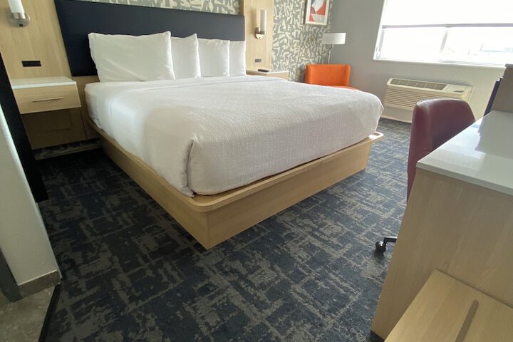 Room 21 of 35