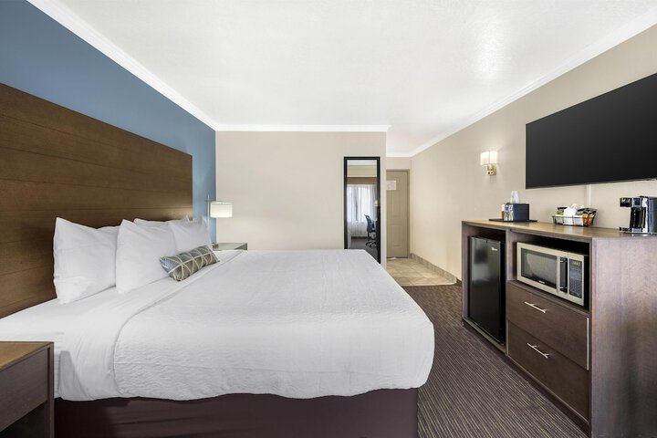 Best Western Airport Albuquerque InnSuites Hotel & Suites
