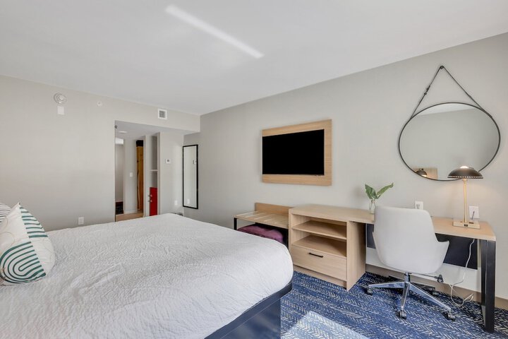 Room 28 of 37