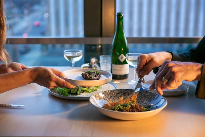 Dining 33 of 45