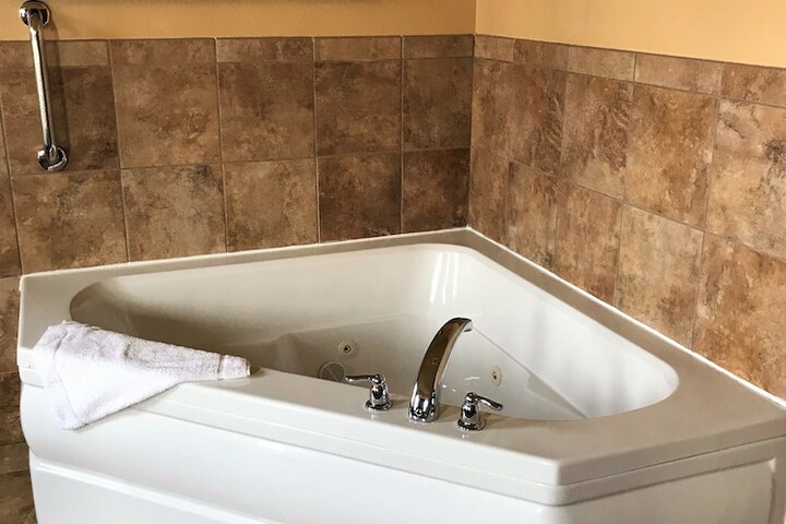 Hot Tub 123 of 126
