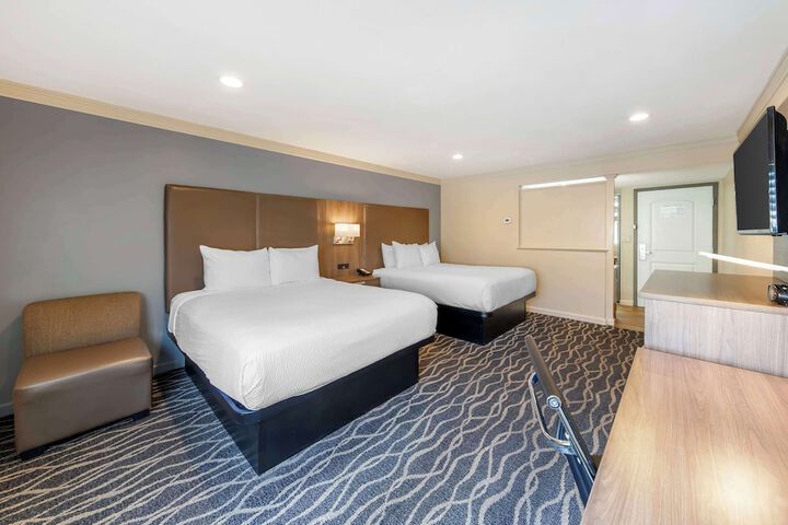 Room 33 of 42