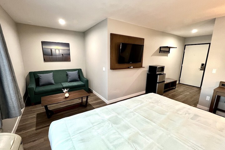 Room 5 of 27