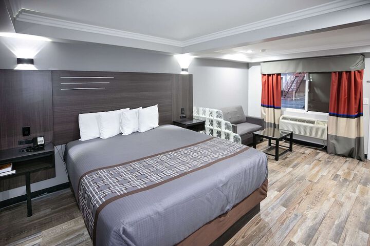Rodeway Inn & Suites Bellflower