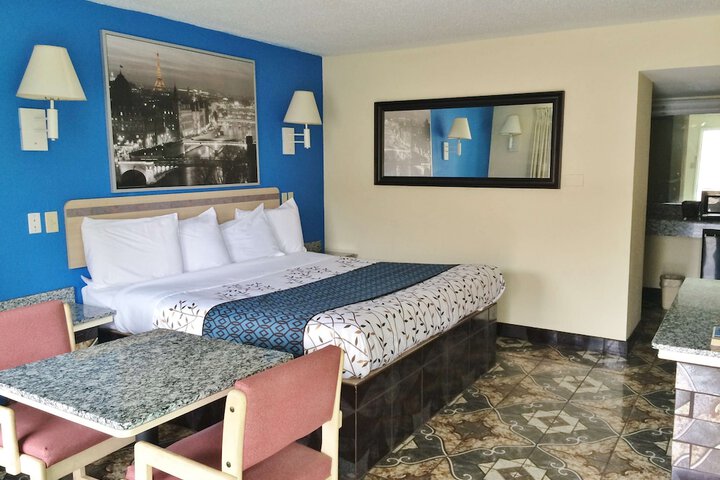Room 16 of 19