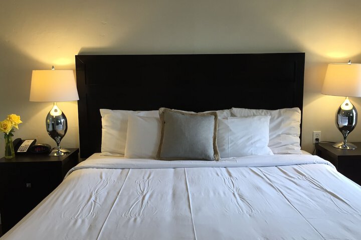 Beach Bungalow Inn and Suites