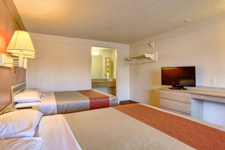 Room 18 of 30
