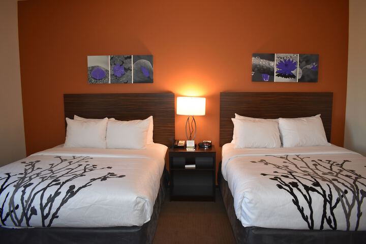 Room 35 of 46