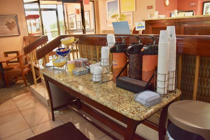 Breakfast/Coffee Service 27 of 35