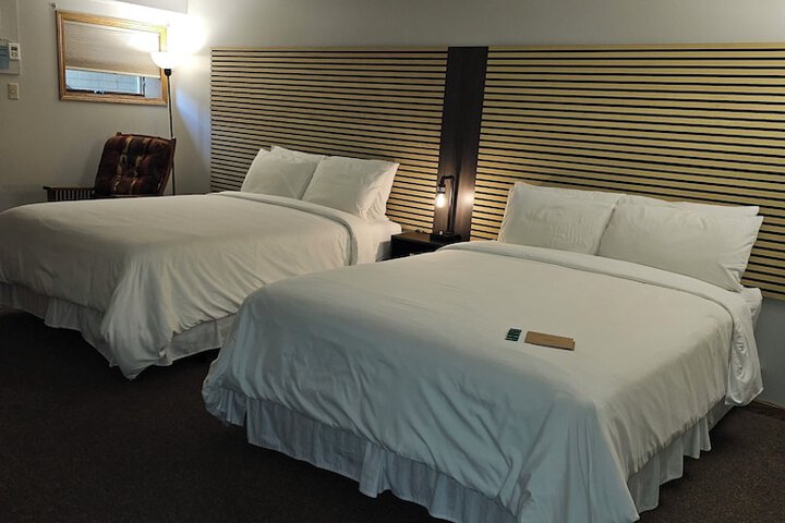 Sugarcreek Village Inn
