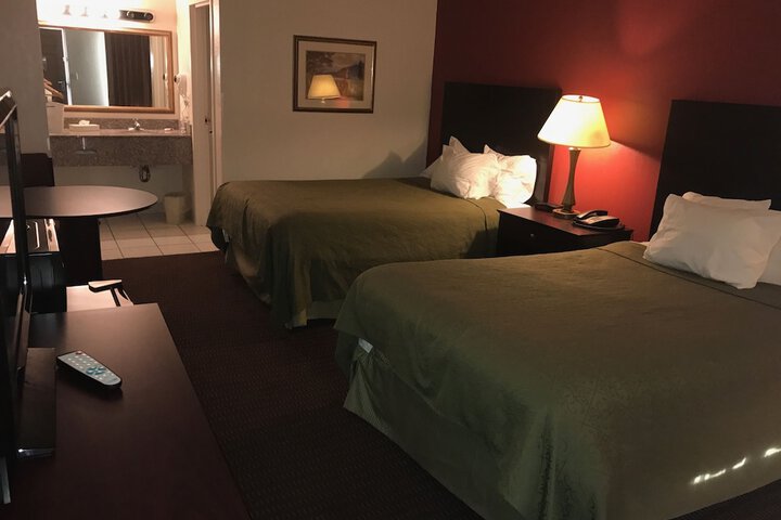 Days Inn by Wyndham Cave City