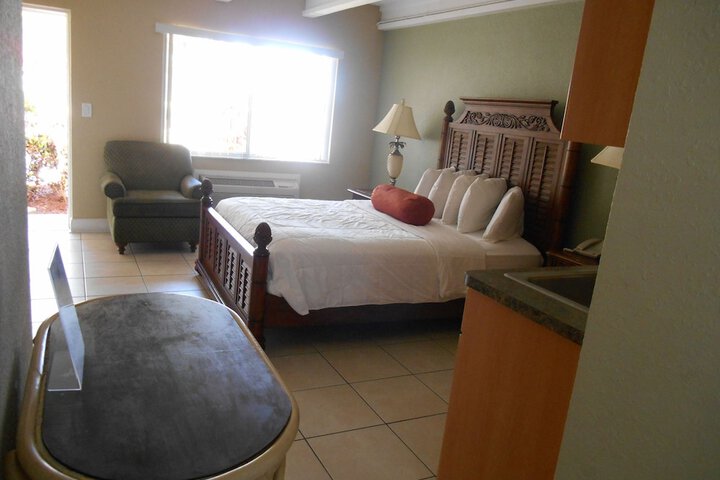 Room 40 of 70