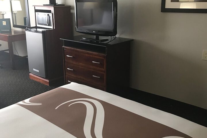 Room 26 of 80