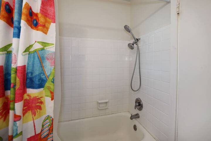 Room 128 of 166