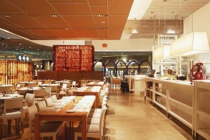 Dining 82 of 99